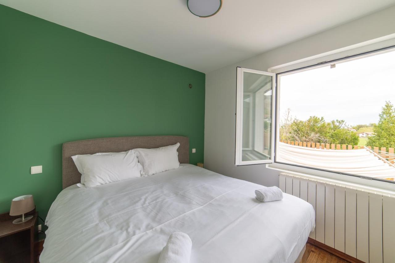 Auberge Trabenia Ascain Szoba fotó