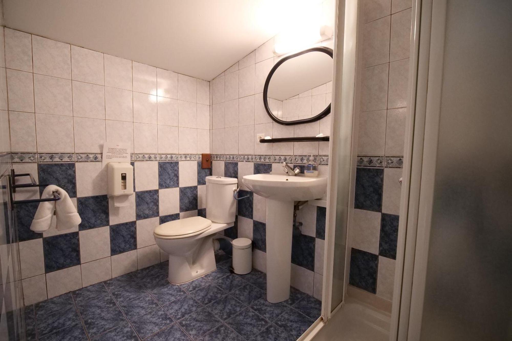 Auberge Trabenia Ascain Szoba fotó