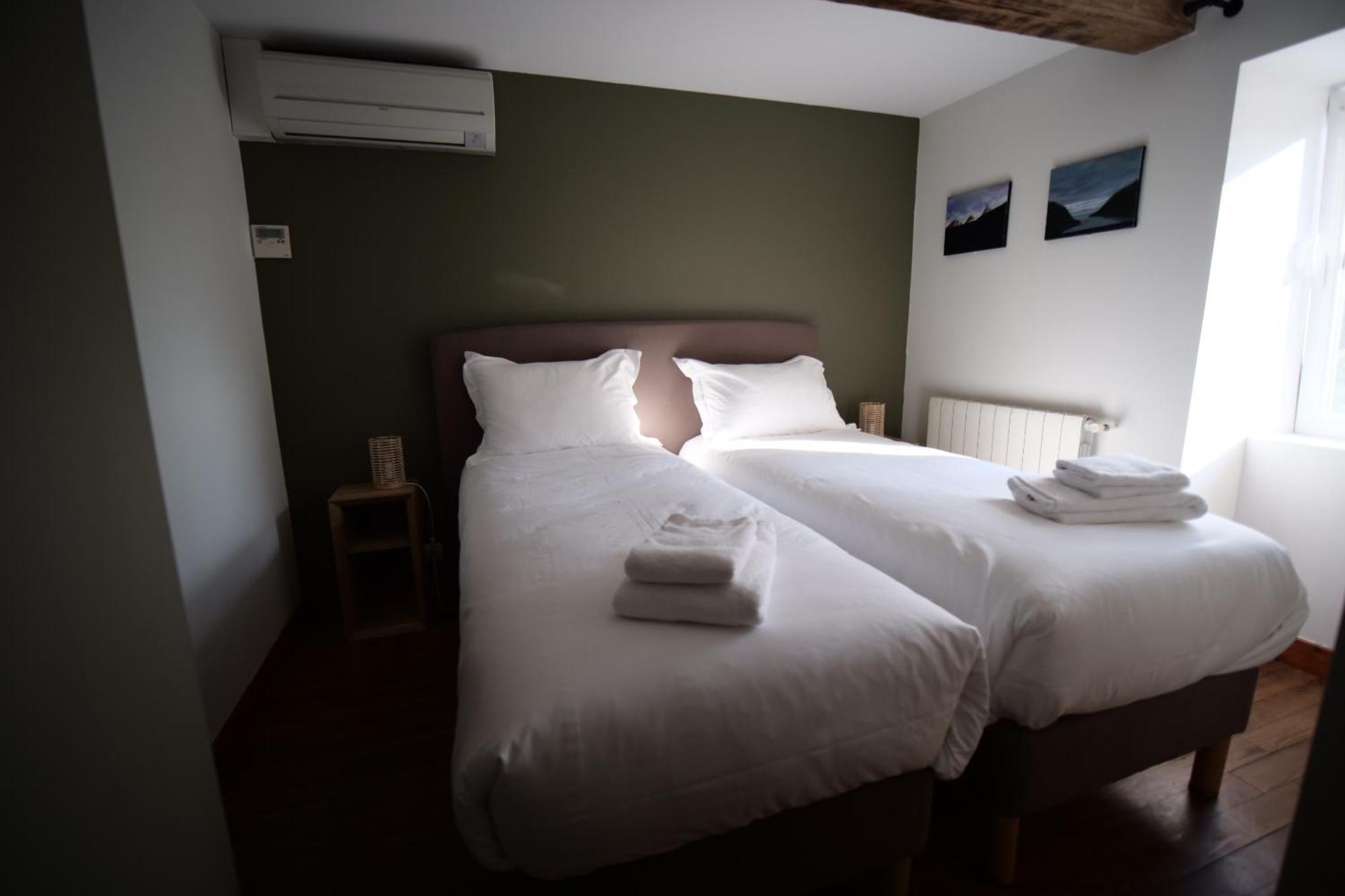 Auberge Trabenia Ascain Szoba fotó